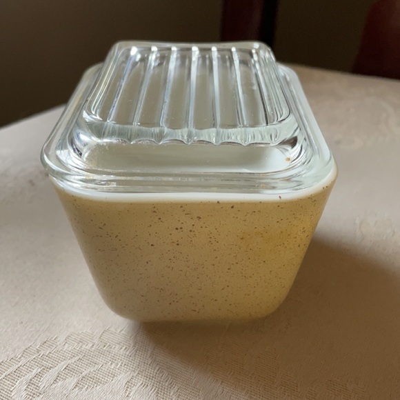 HTF vintage Pyrex tan speckled Homestead refrigerator jar, fridgie w/lid EUC - Picture 4 of 10